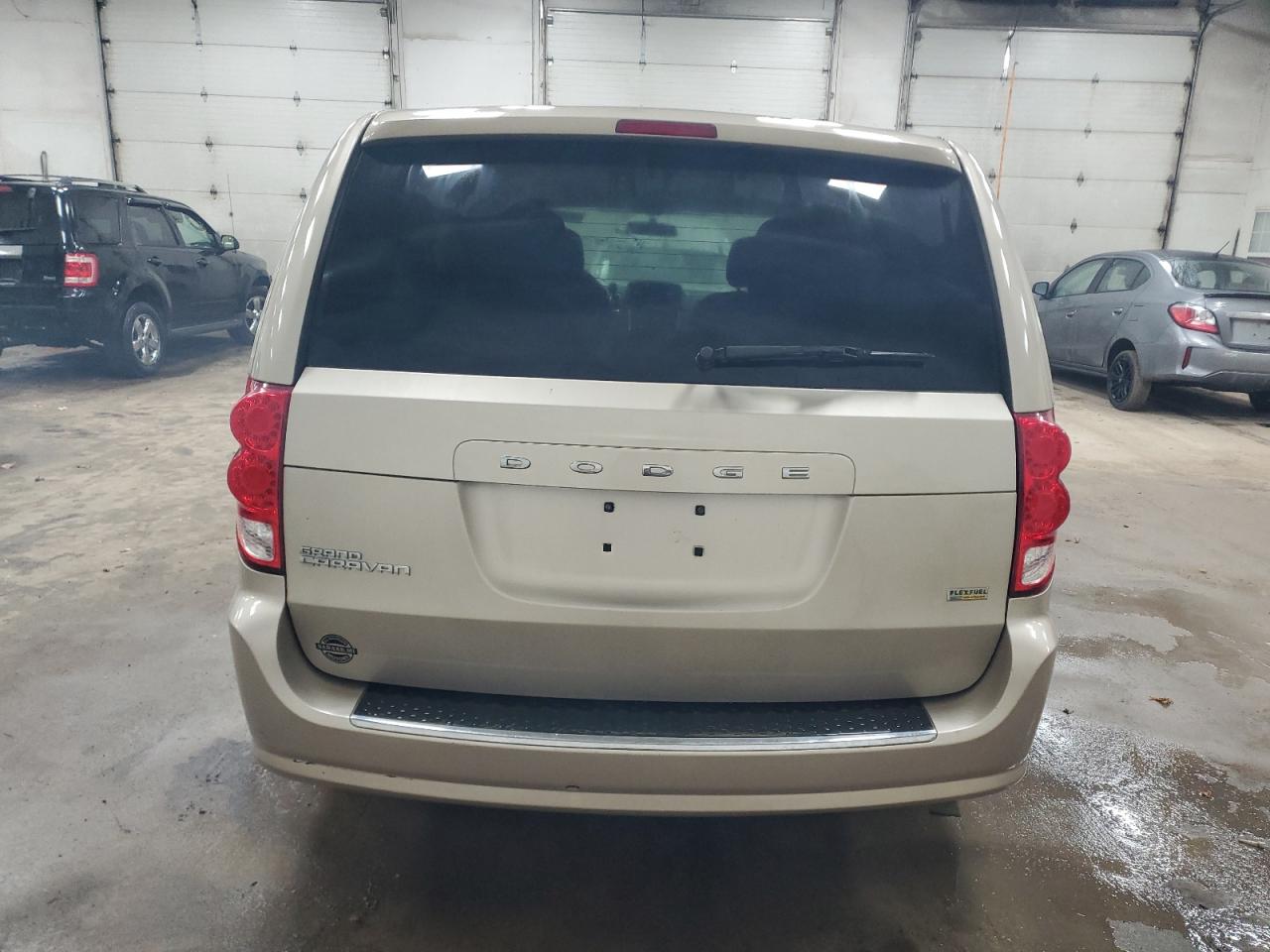2016 Dodge Caravan - Image 6