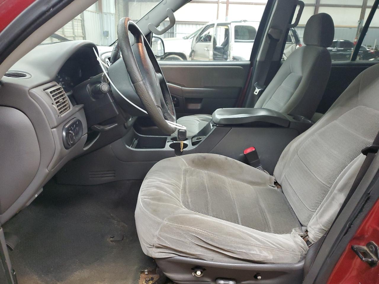 2005 Ford Explorer - Image 7