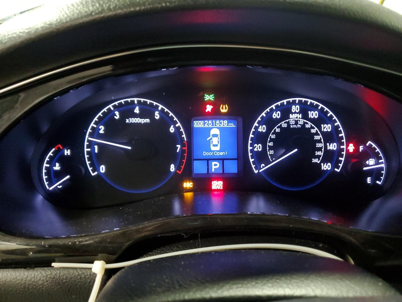 2013 Hyundai Genesis - Image 9