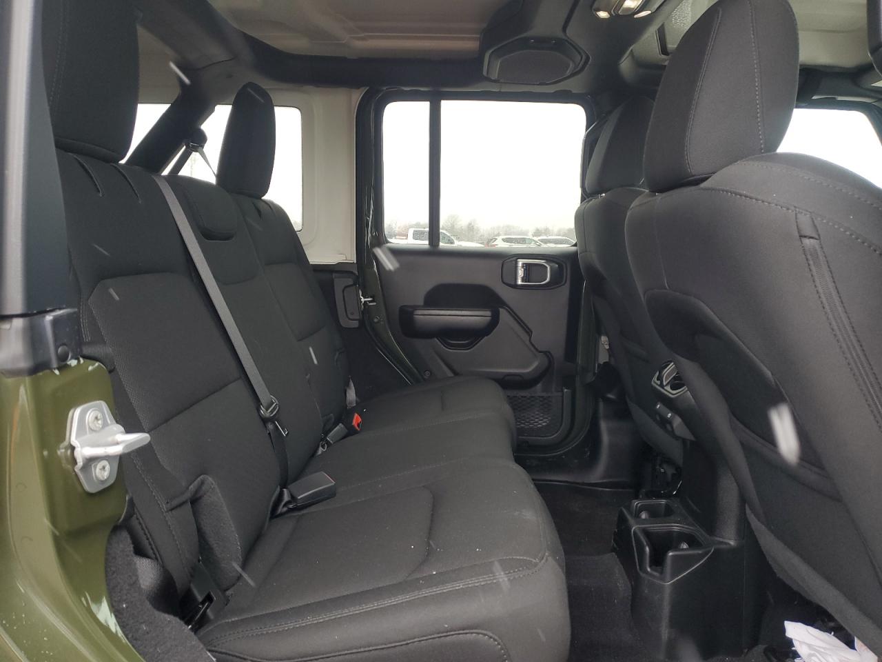 2021 Jeep Wrangler - Image 11