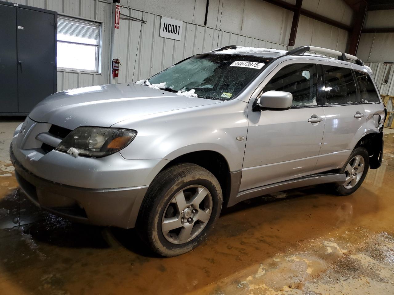 2004 Mitsubishi Outlander - Image 1