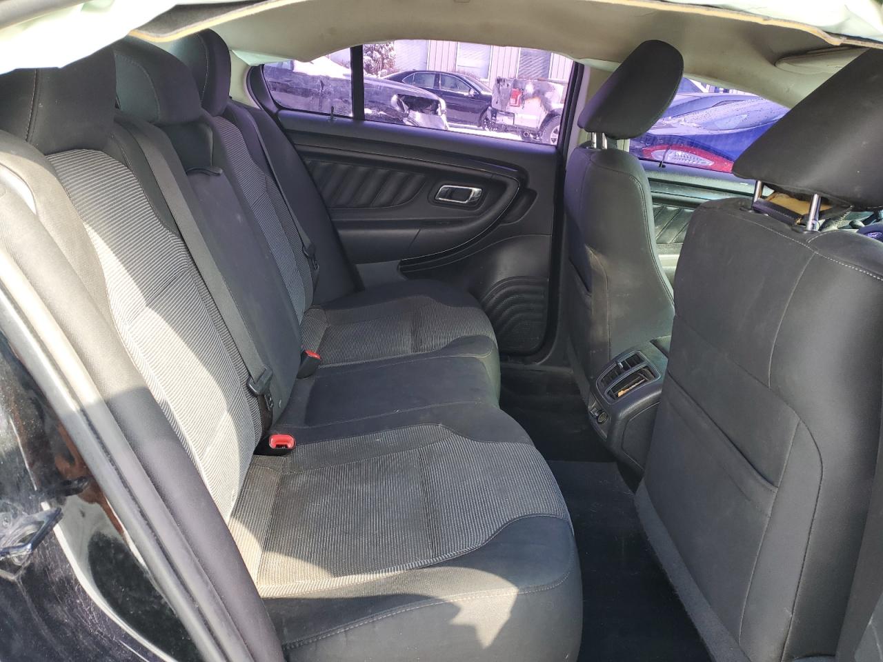 2010 Ford Taurus - Image 10