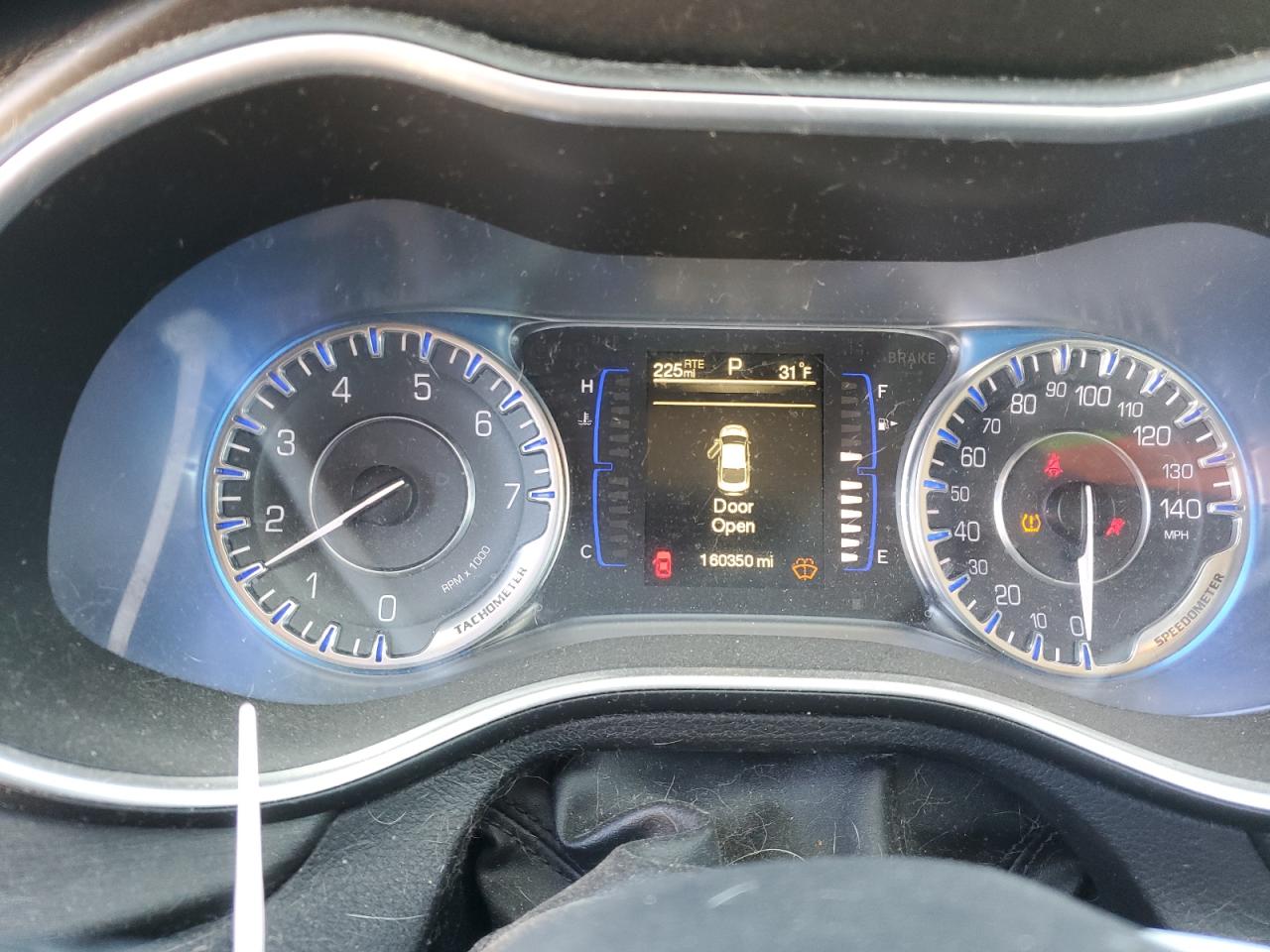 2015 Chrysler 200 - Image 9