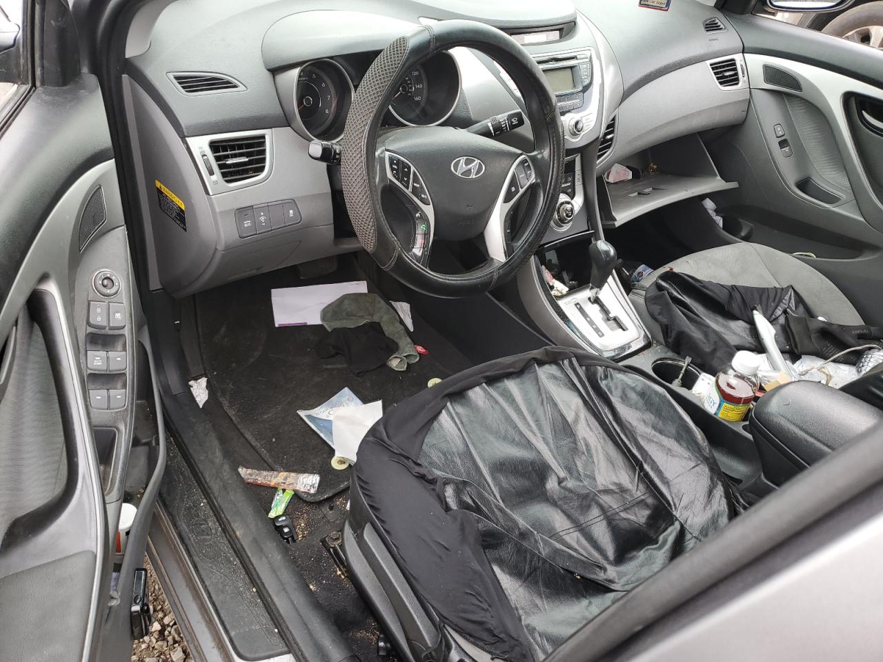 2012 Hyundai Elantra - Image 8