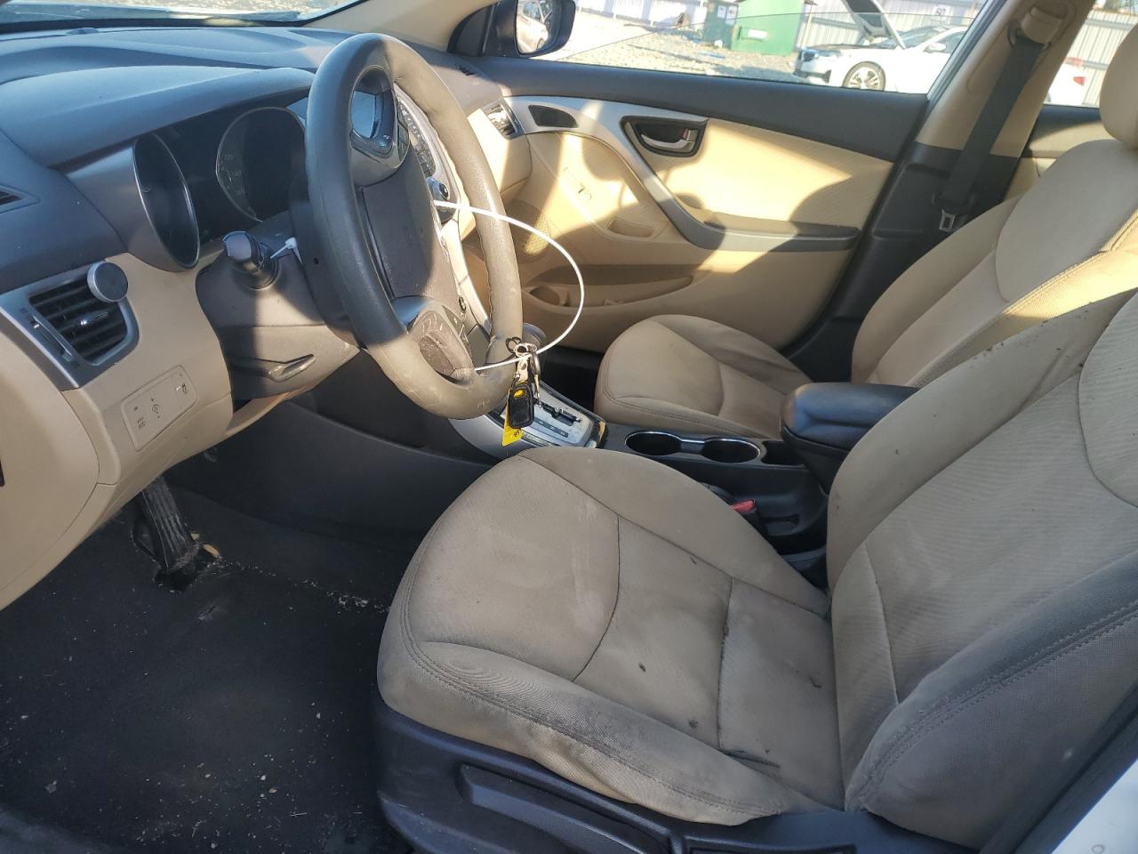 2012 Hyundai Elantra - Image 7