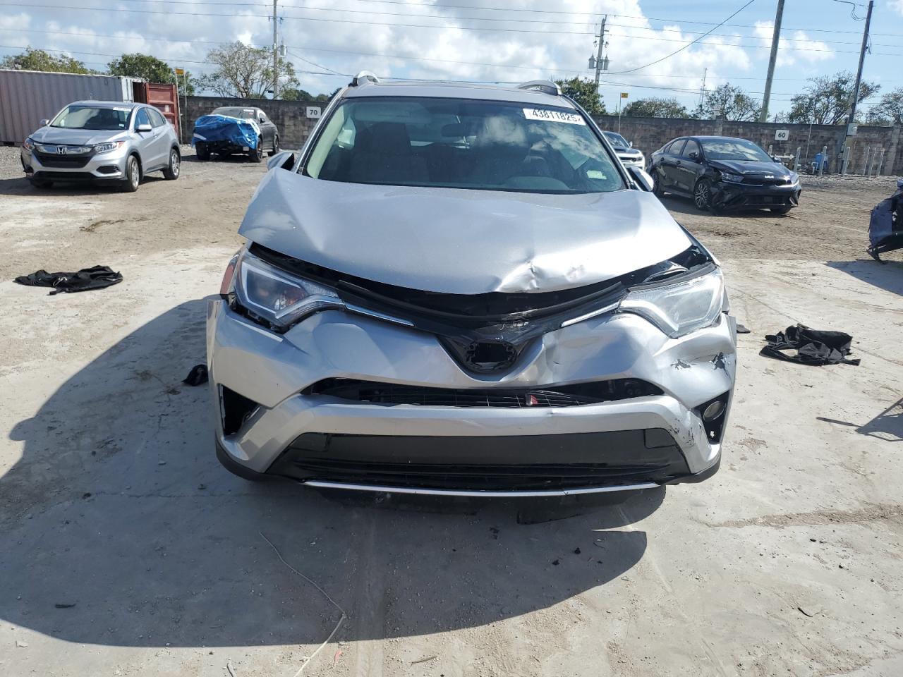 2016 Toyota RAV 4 - Image 5