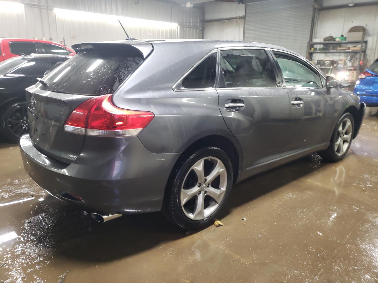 2011 Toyota Venza - Image 3
