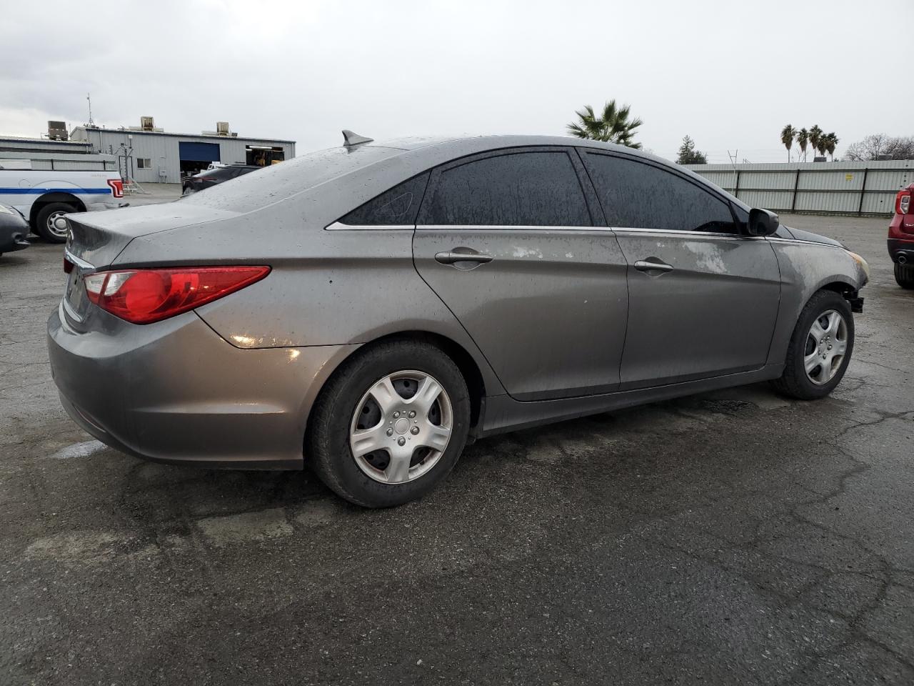 2011 Hyundai Sonata - Image 3