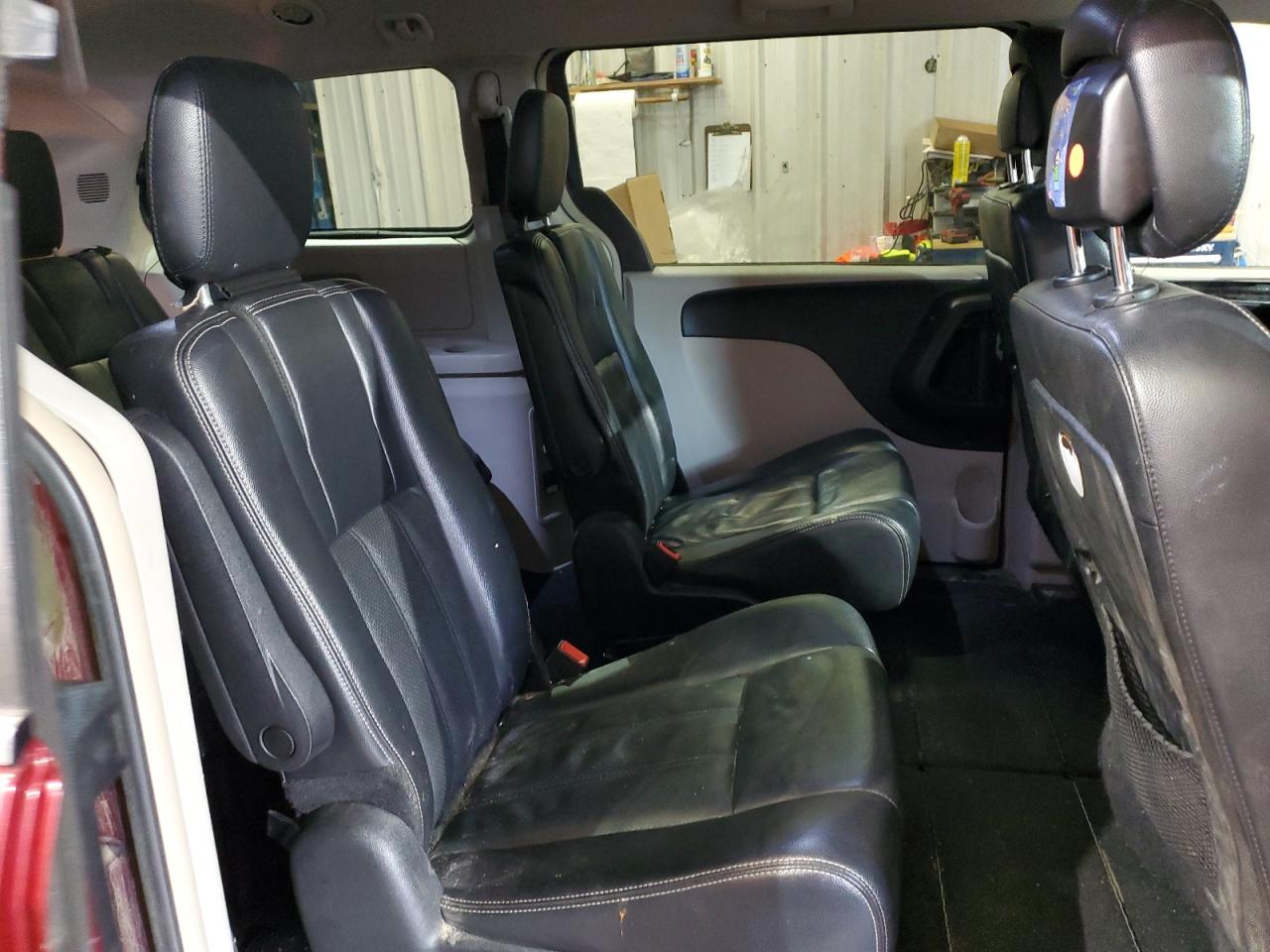 2012 Chrysler Town & Country - Image 11