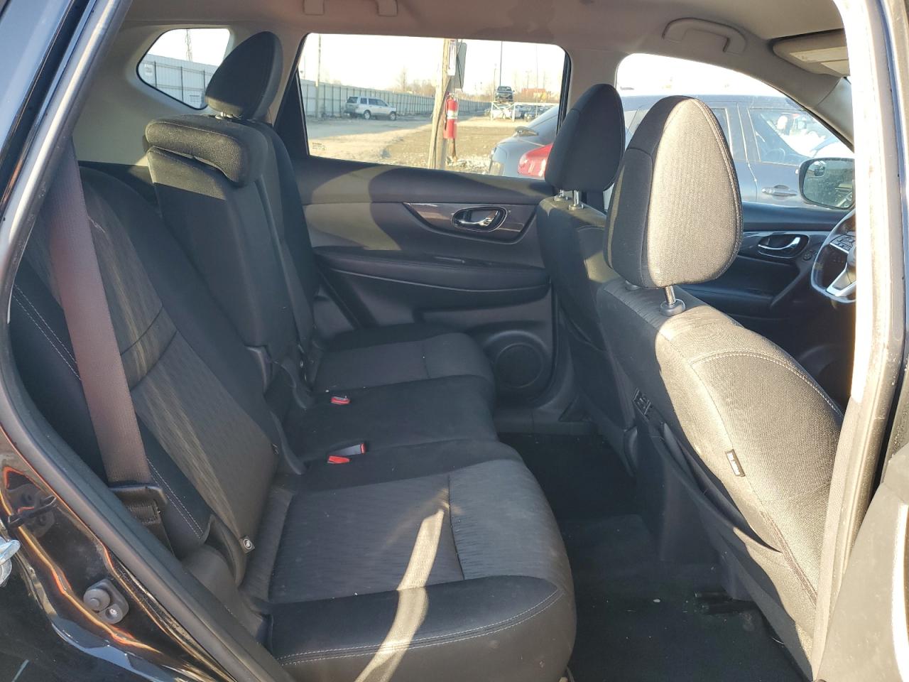 2018 Nissan Rogue - Image 10