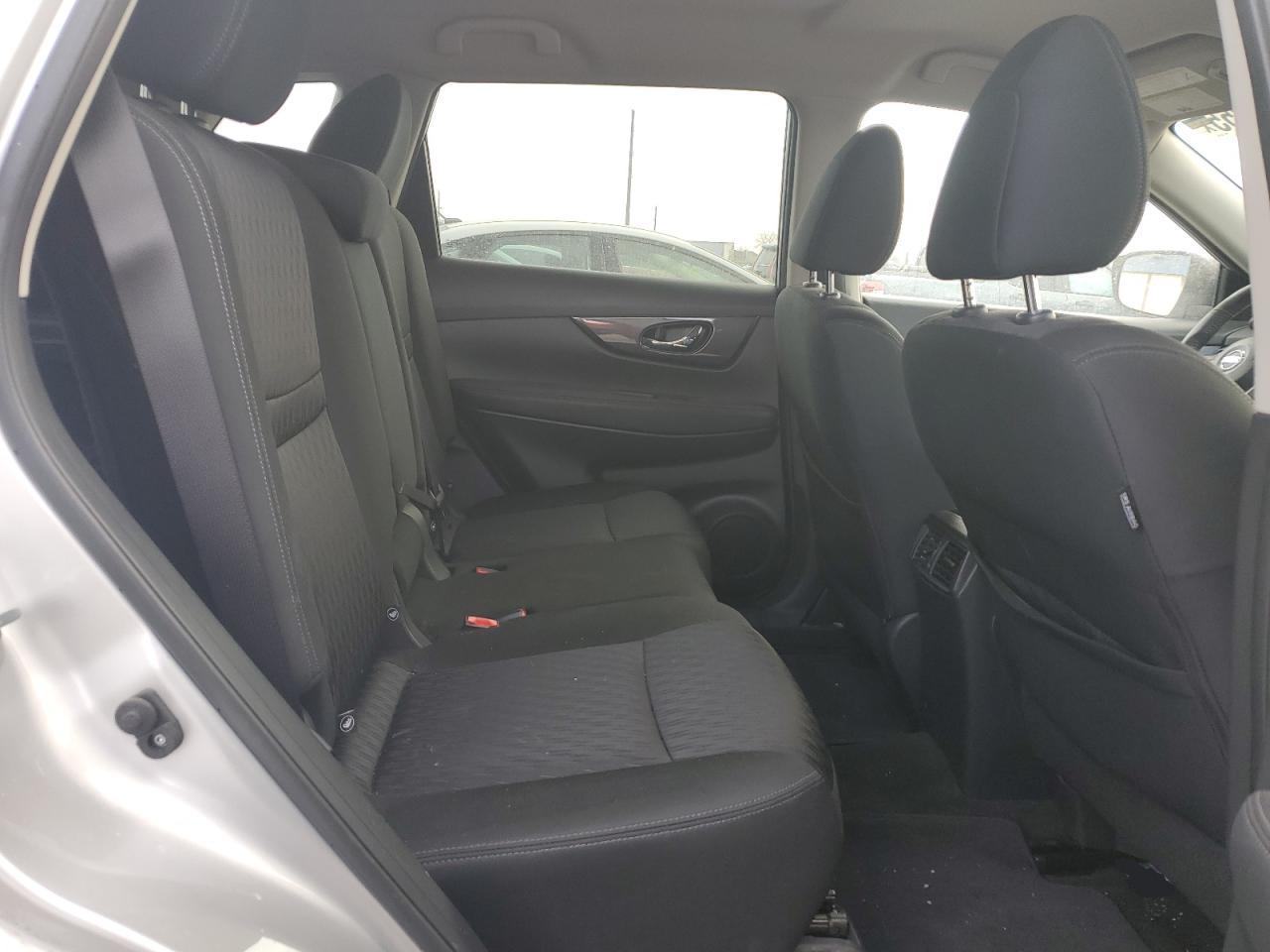 2017 Nissan Rogue - Image 11