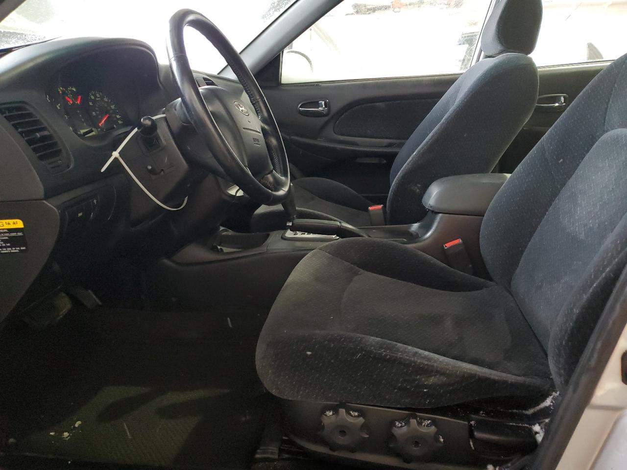2004 Hyundai Sonata - Image 7