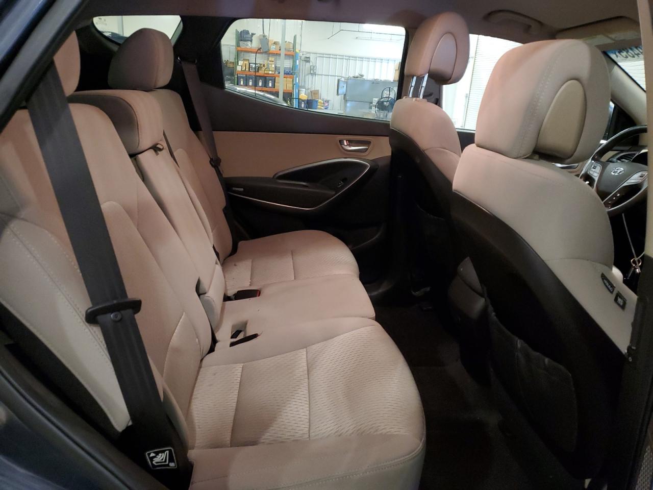 2017 Hyundai Santa Fe - Image 11