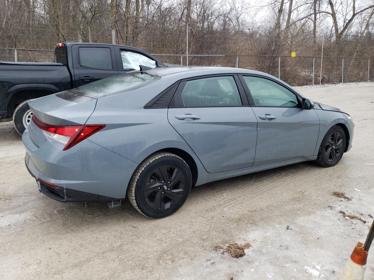 2021 Hyundai Elantra - Image 3