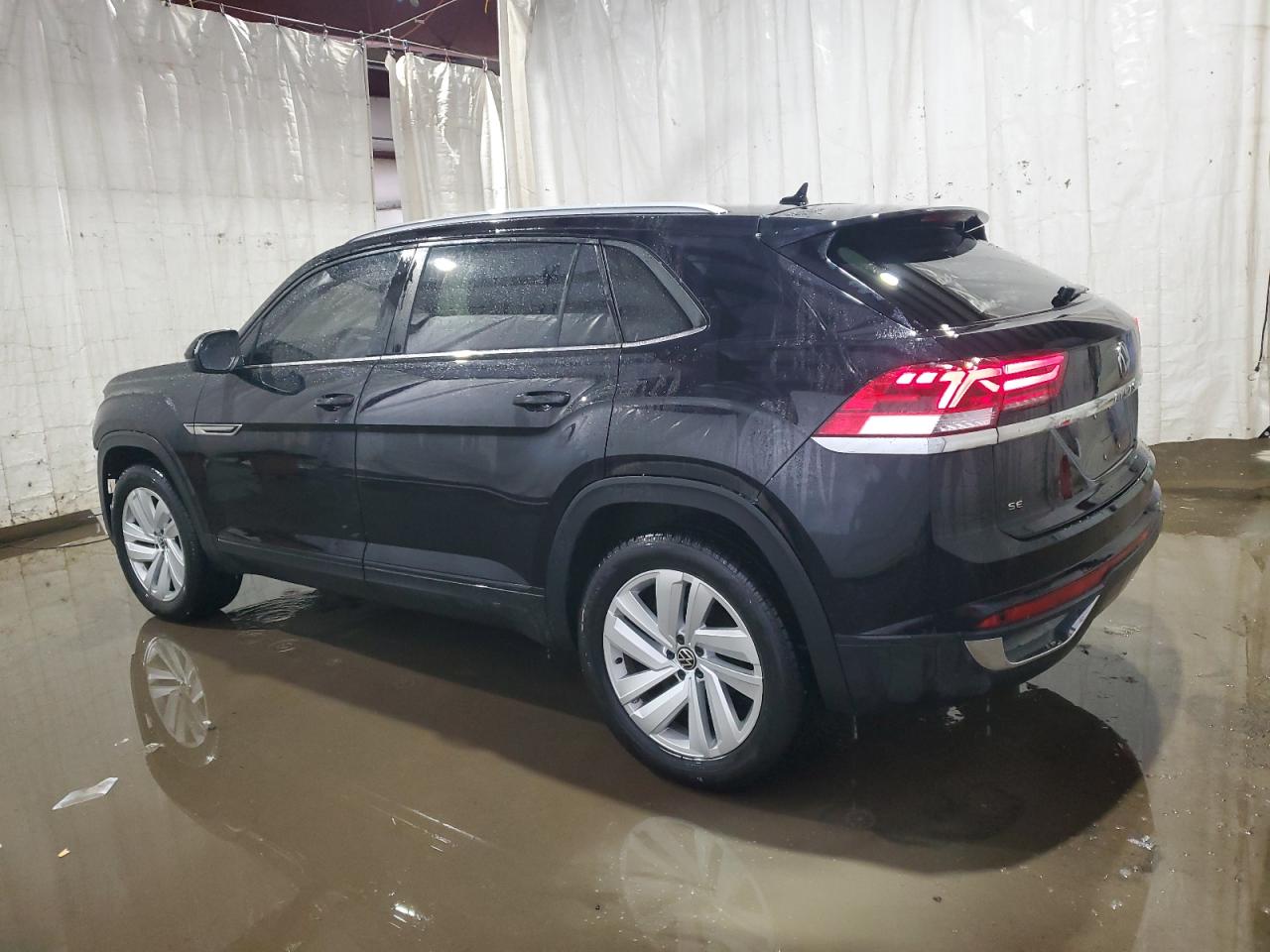 2021 Volkswagen Atlas - Image 2