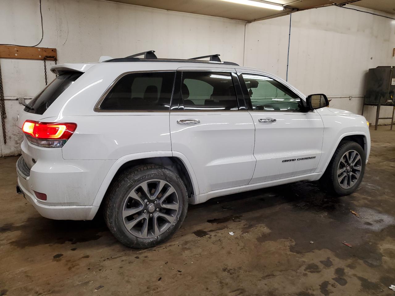 2018 Jeep Grand Cherokee - Image 3