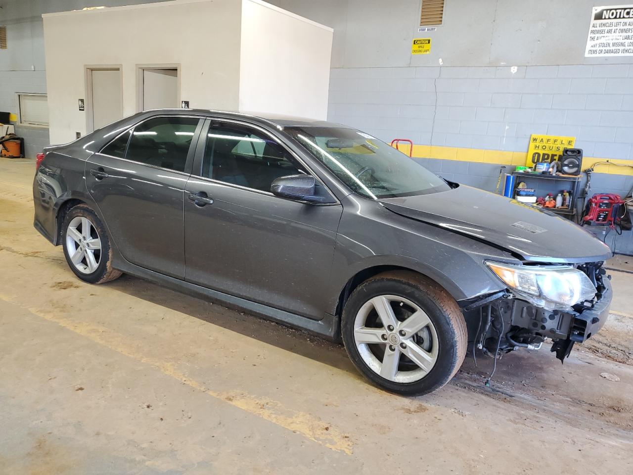 2013 Toyota Camry - Image 4