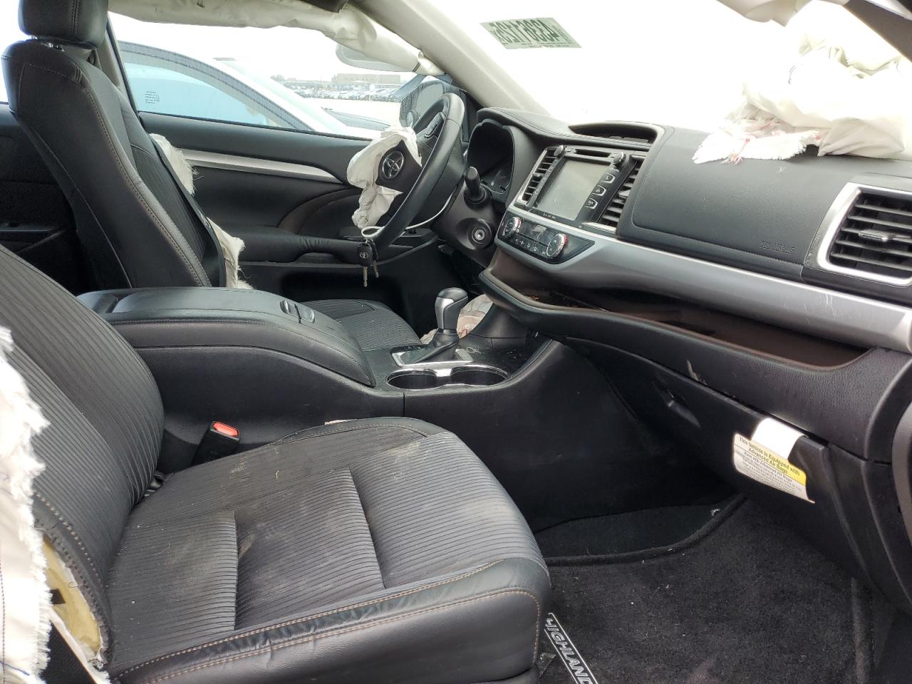 2016 Toyota Highlander - Image 7