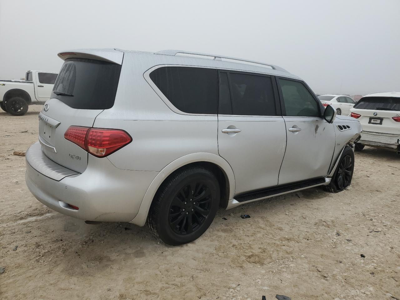 2017 Infiniti QX80 - Image 3