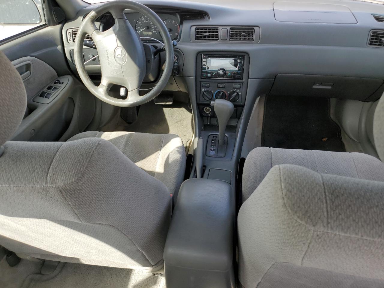 2001 Toyota Camry - Image 8