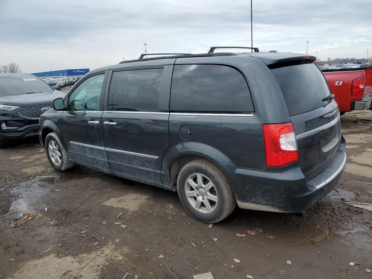 2011 Chrysler Town & Country - Image 2