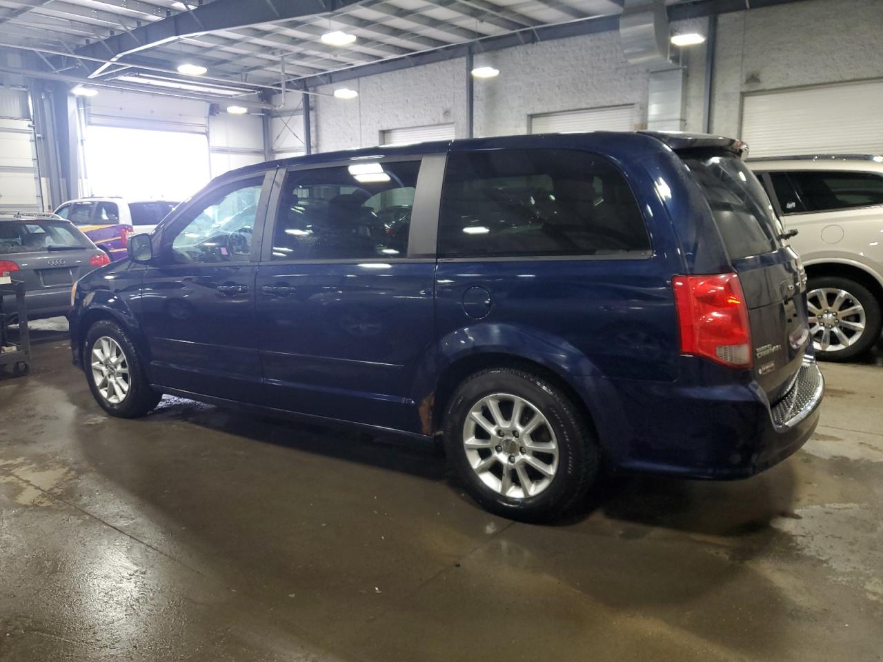 2013 Dodge Caravan - Image 2