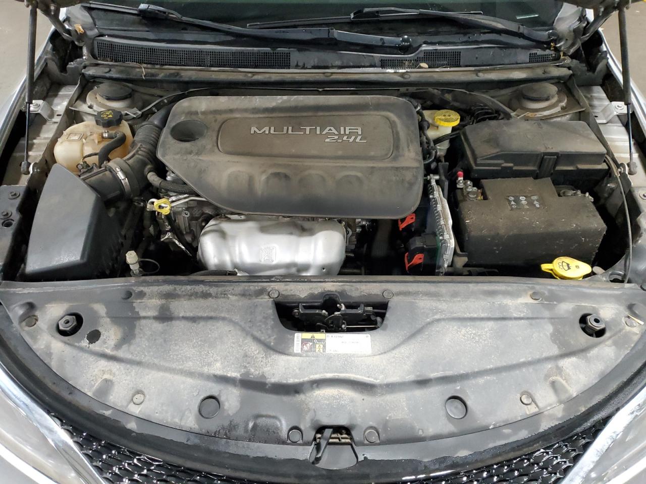 2015 Chrysler 200 - Image 12
