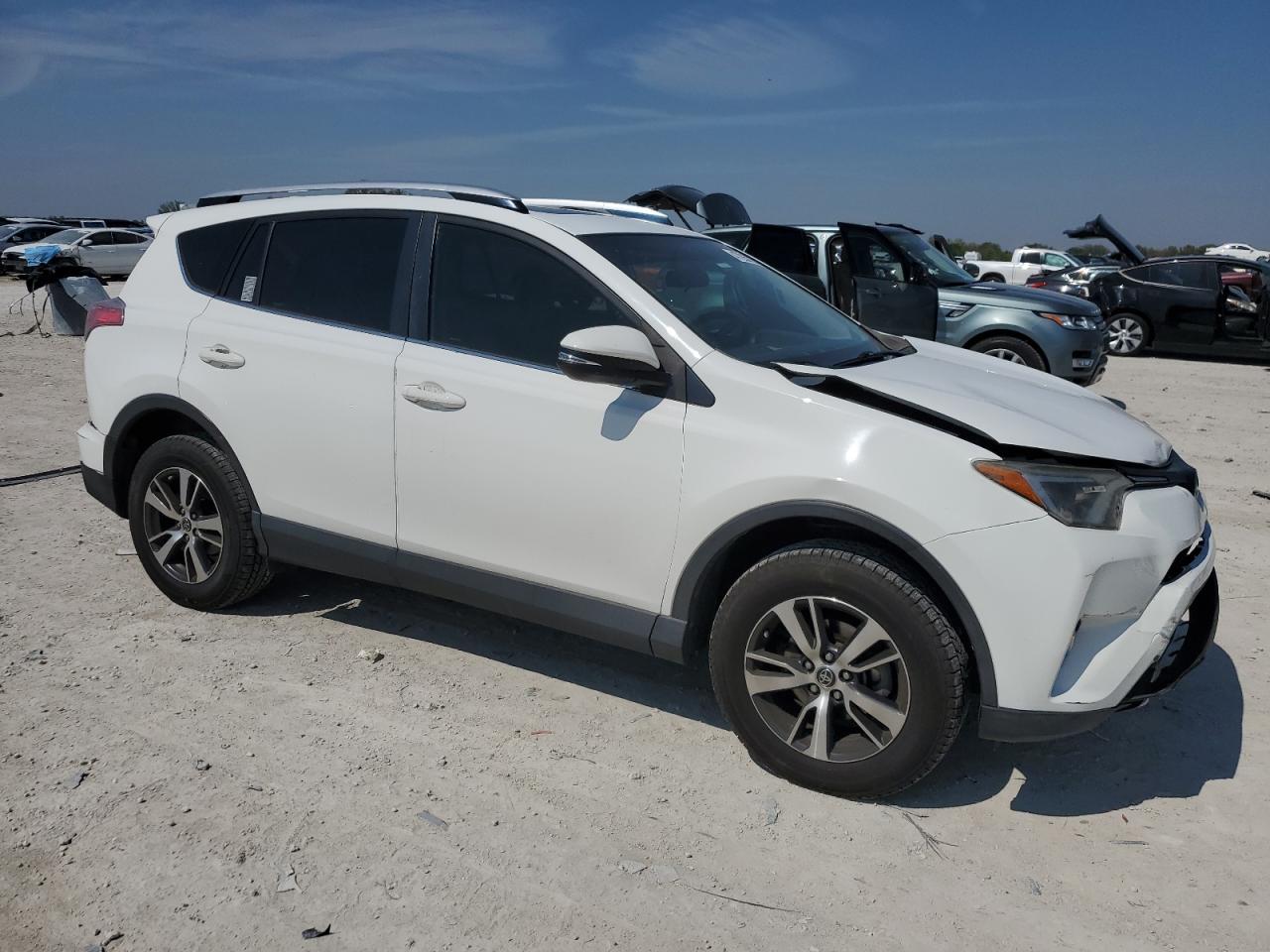 2016 Toyota RAV 4 - Image 4