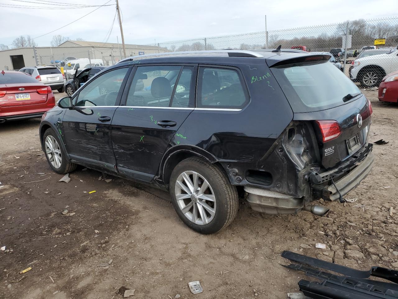 2019 Volkswagen Golf - Image 2