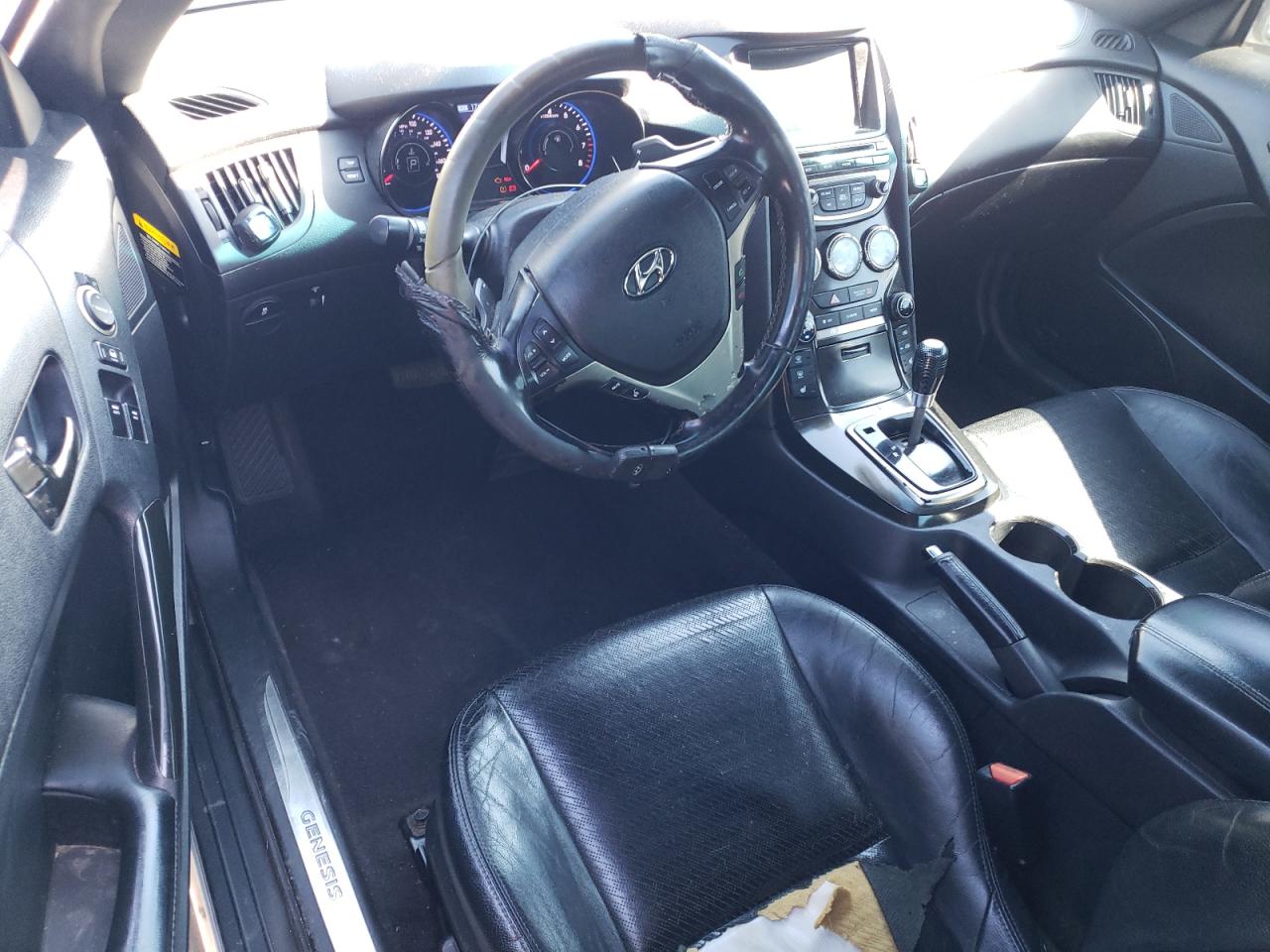 2013 Hyundai Genesis - Image 8