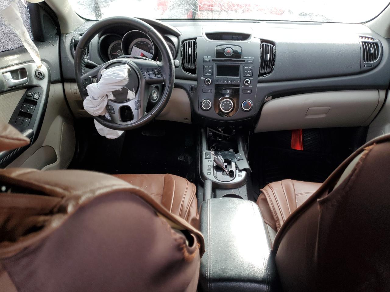 2010 Kia Forte - Image 8
