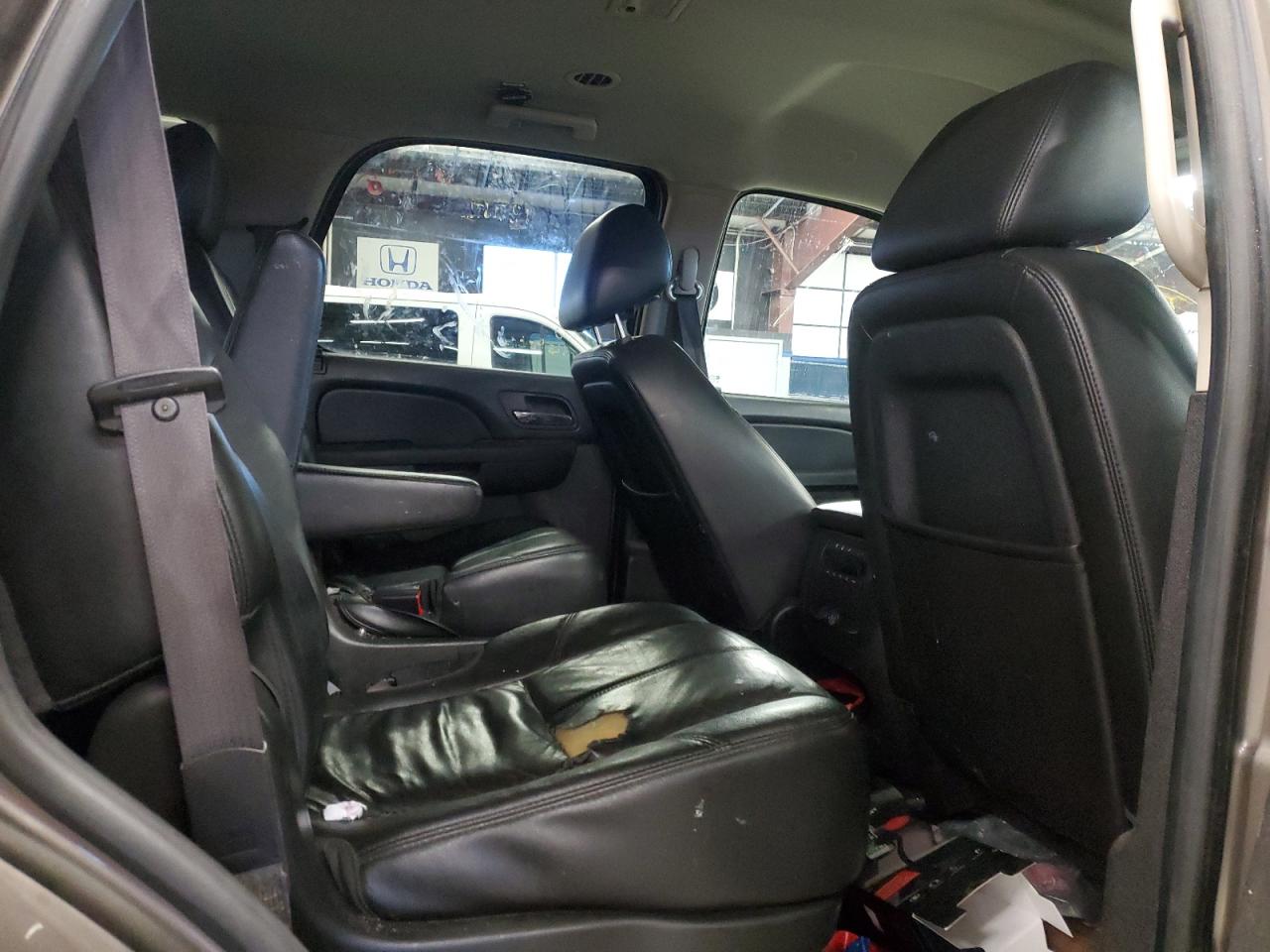 2012 Chevrolet Tahoe - Image 11