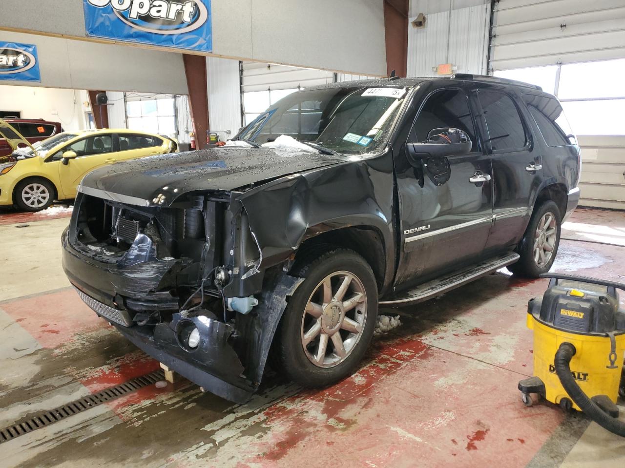 2010 GMC Yukon - Image 1
