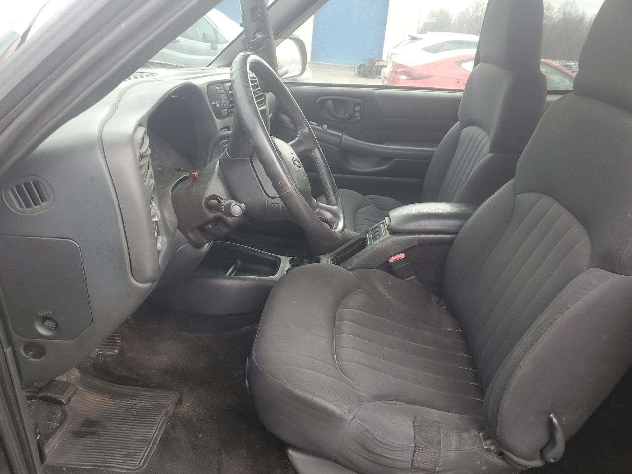 2003 Chevrolet S-10 Pickup - Image 7