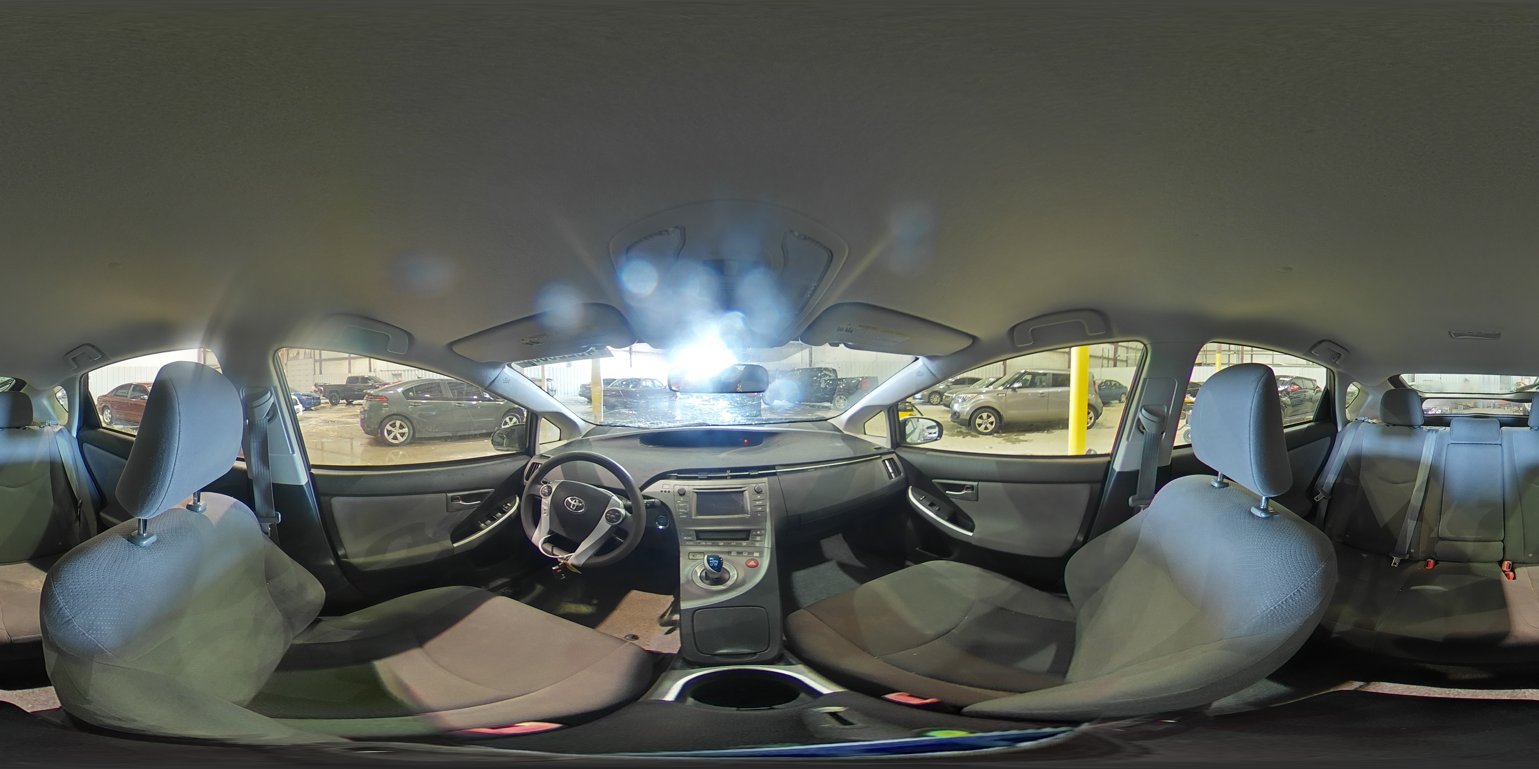 2013 Toyota Prius - Image 14