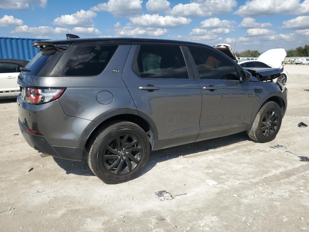 2018 Land Rover Discovery - Image 3