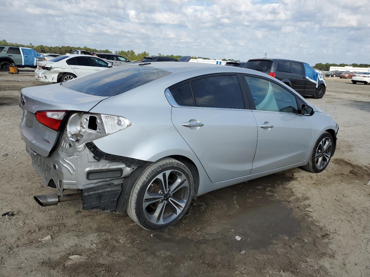 2016 Kia Forte - Image 3