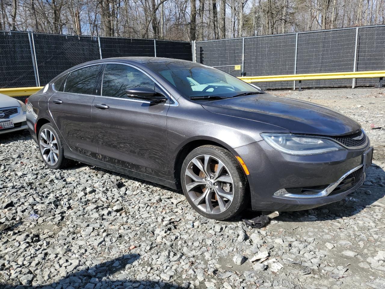 2016 Chrysler 200 - Image 4