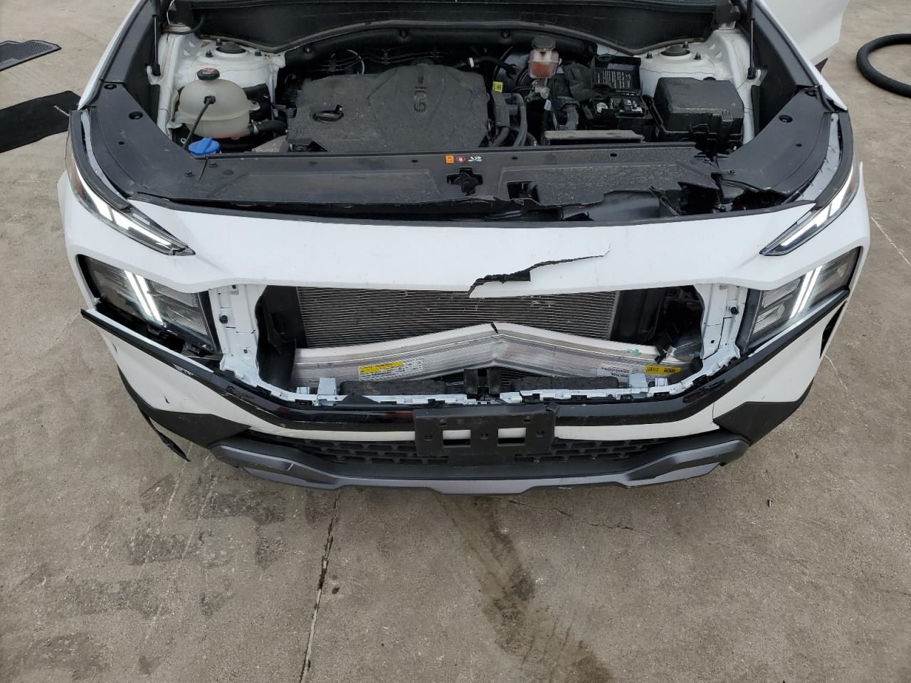 2022 Hyundai Santa Fe - Image 13