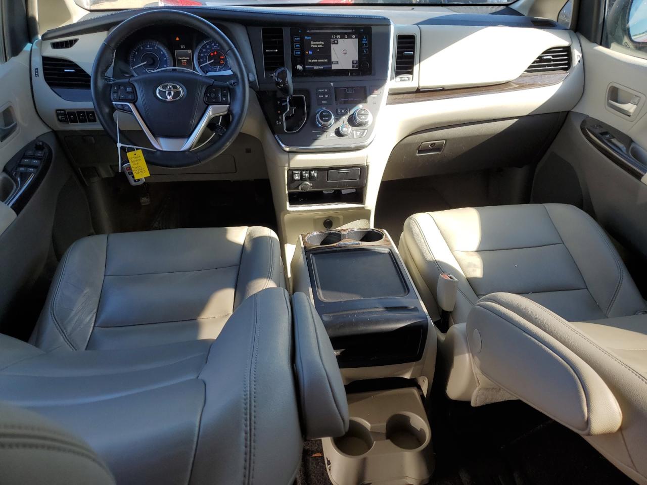 2015 Toyota Sienna - Image 8
