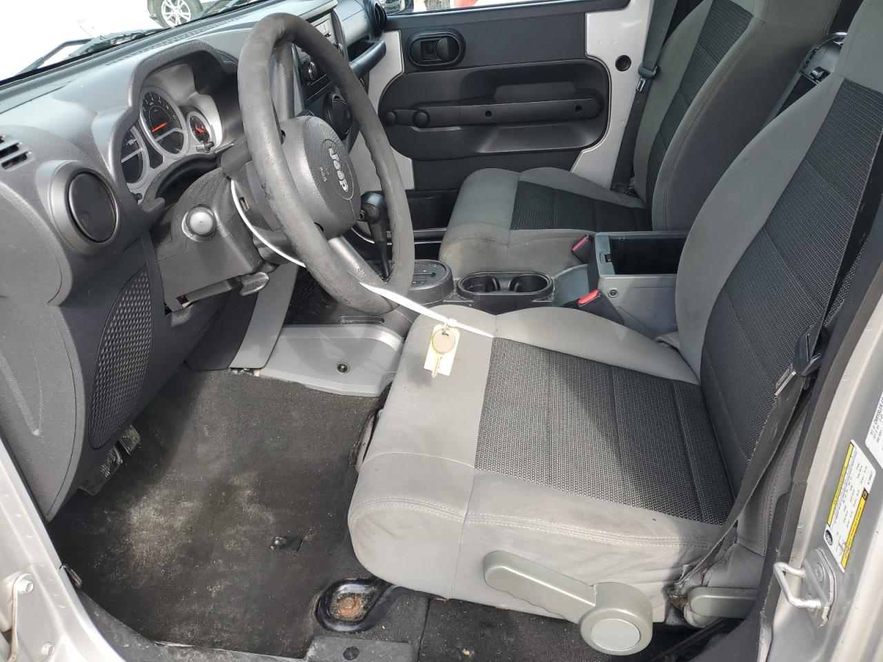 2010 Jeep Wrangler - Image 7