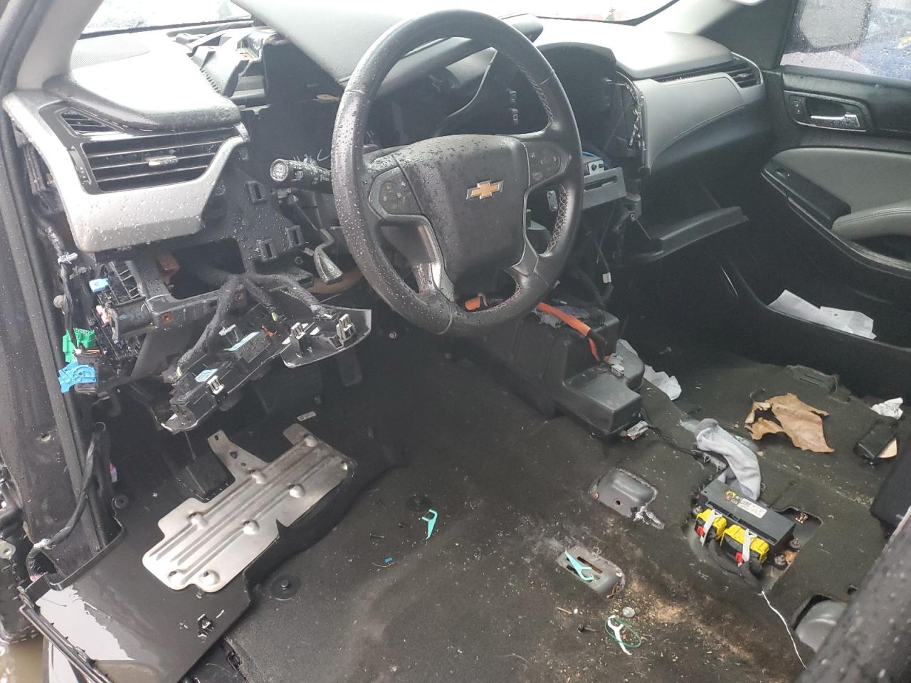 2015 Chevrolet Suburban - Image 8