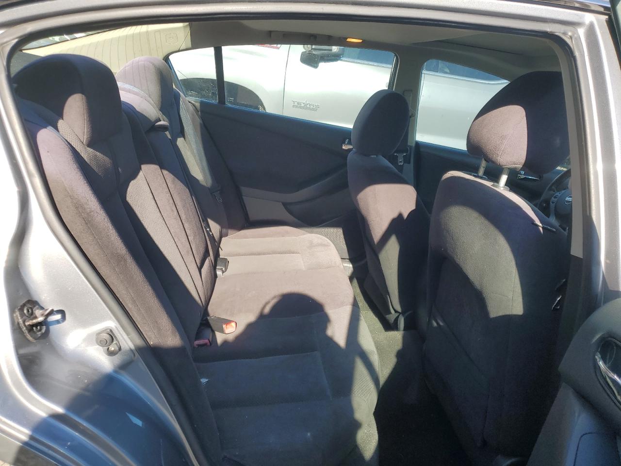 2009 Nissan Altima - Image 10