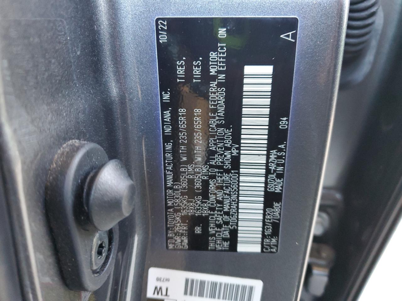 2022 Toyota Highlander - Image 12