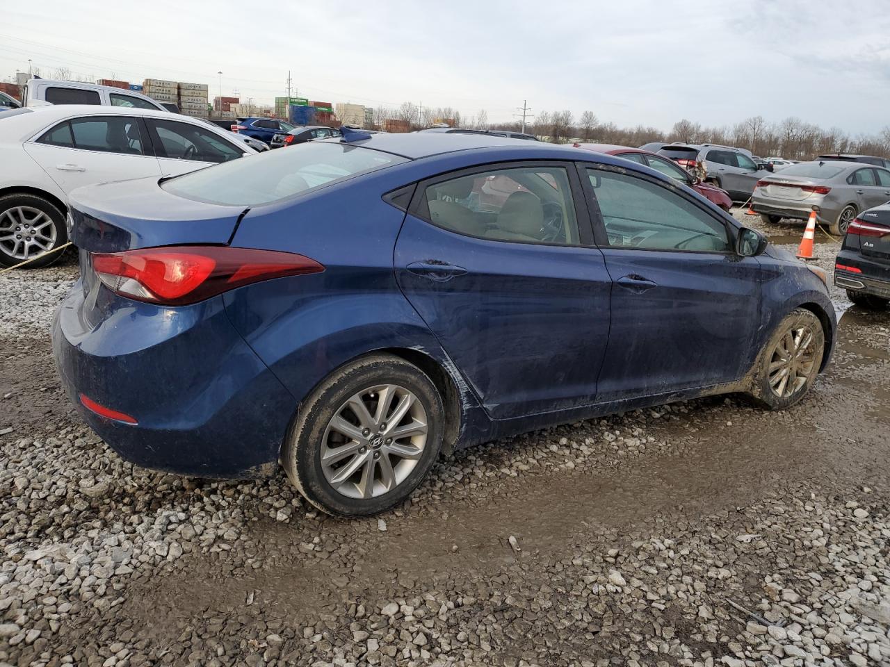 2016 Hyundai Elantra - Image 3