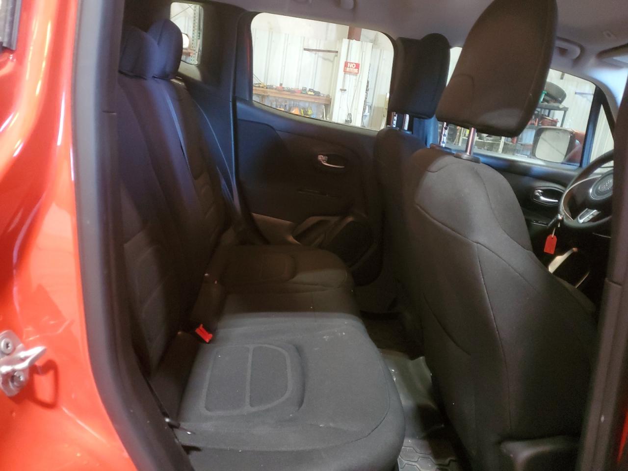 2021 Jeep Renegade - Image 11