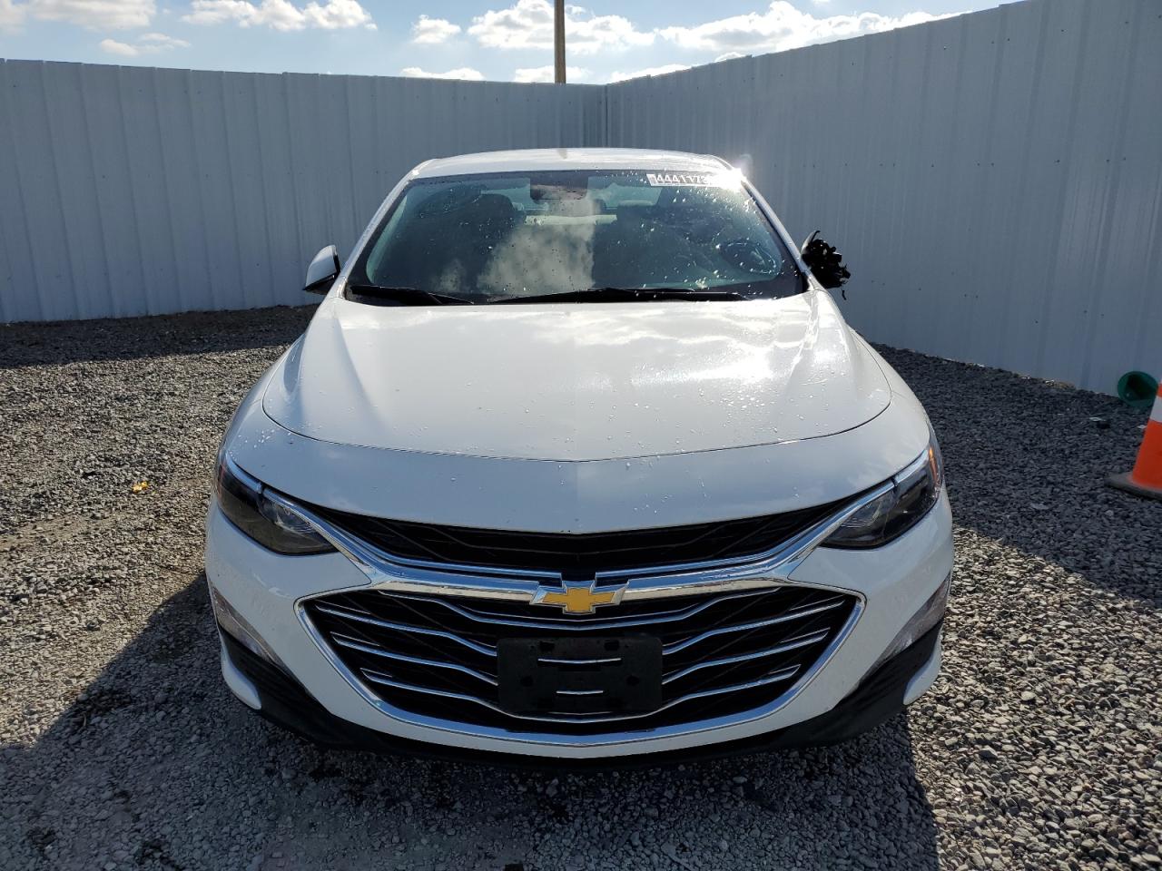 2023 Chevrolet Malibu - Image 5