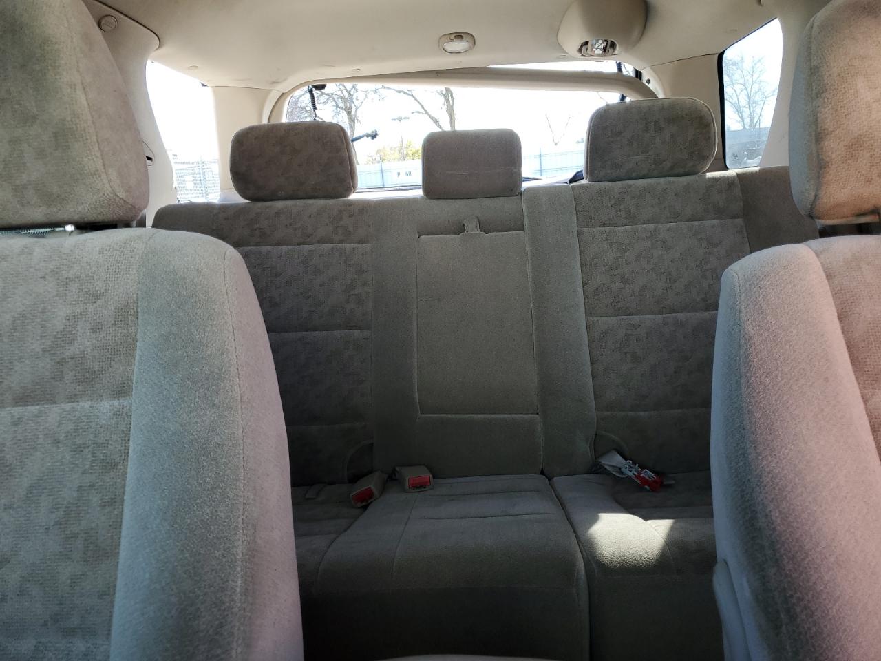 2005 Kia Sorento - Image 10