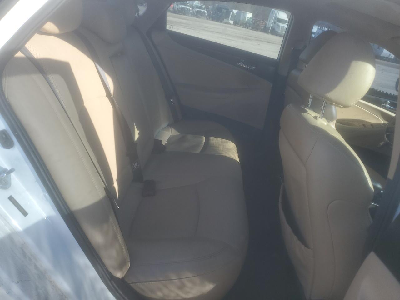 2014 Hyundai Sonata - Image 10