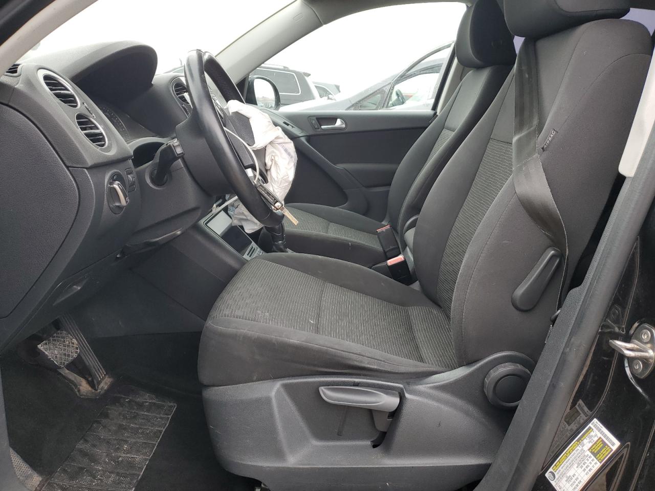 2015 Volkswagen Tiguan - Image 7